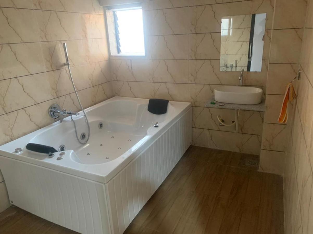 Viramgam Kesar Hotel المظهر الخارجي الصورة