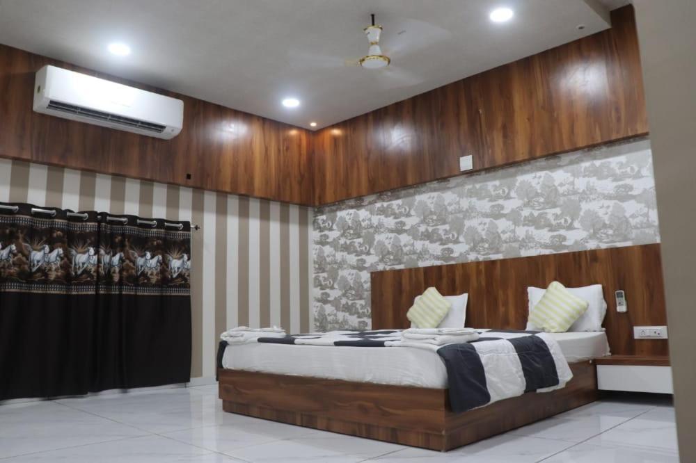 Viramgam Kesar Hotel المظهر الخارجي الصورة